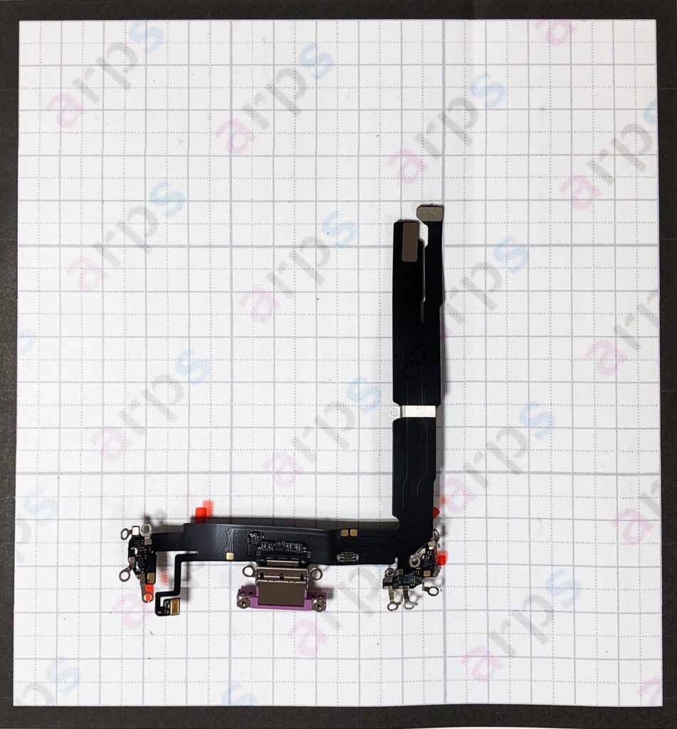 iPhone 16 Plus ドックコネクター ピンク