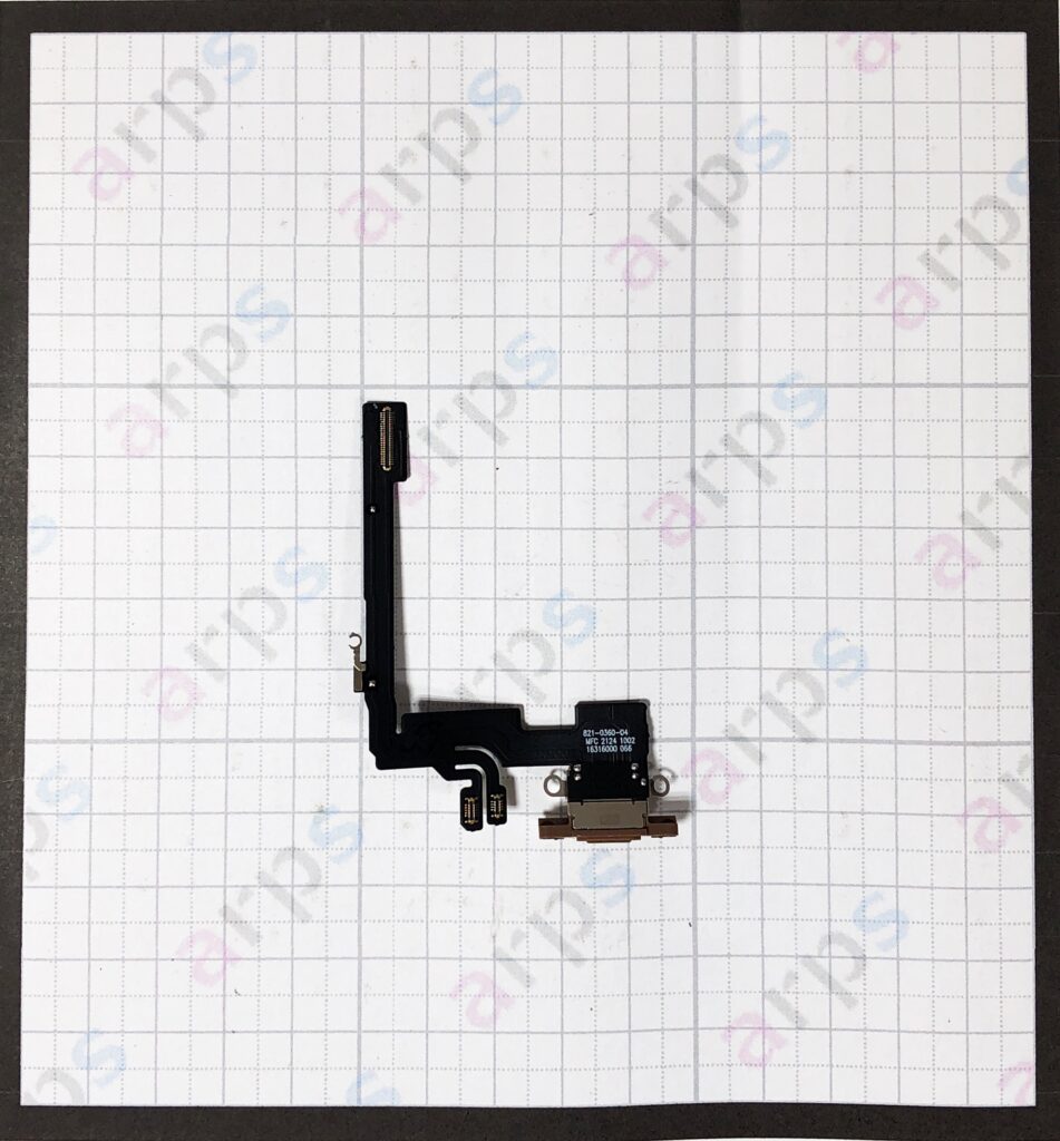 iPhone 16 Pro ドックコネクター デザートチタニウム