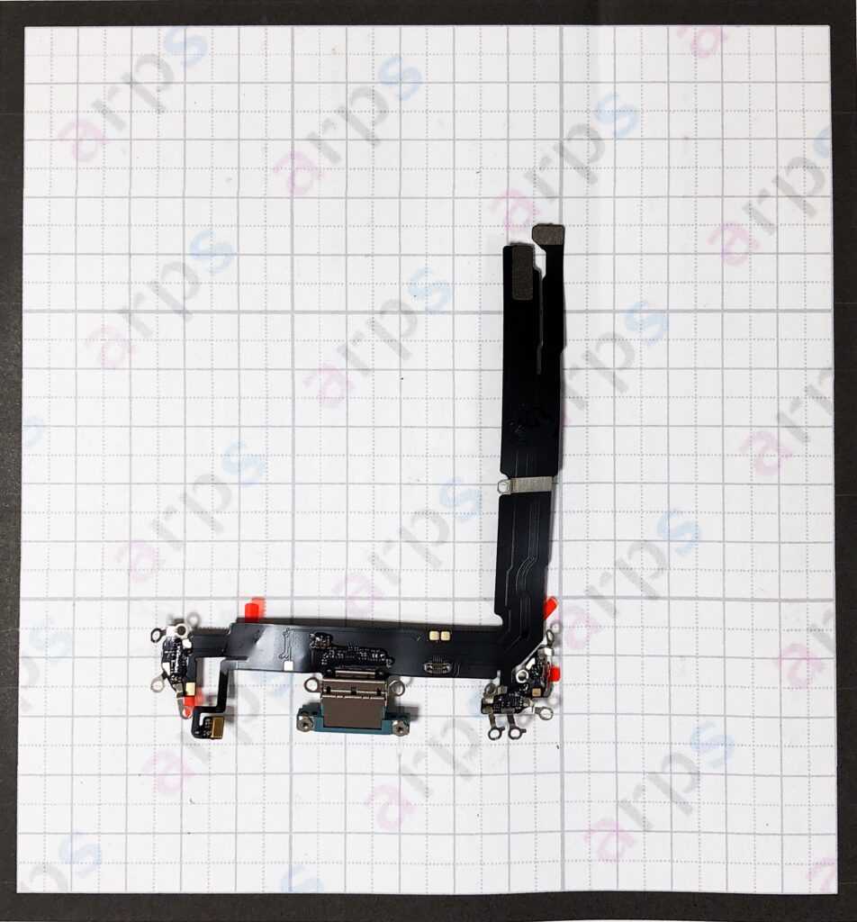 iPhone 16 Plus ドックコネクター ティール
