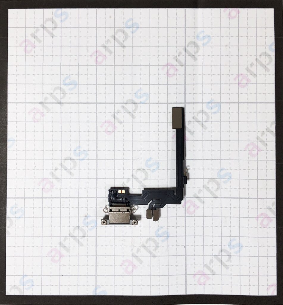 iPhone 16 Pro ドックコネクター ホワイトチタニウム