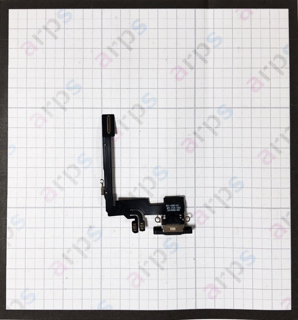 iPhone 16 Pro ドックコネクター ブラックチタニウム