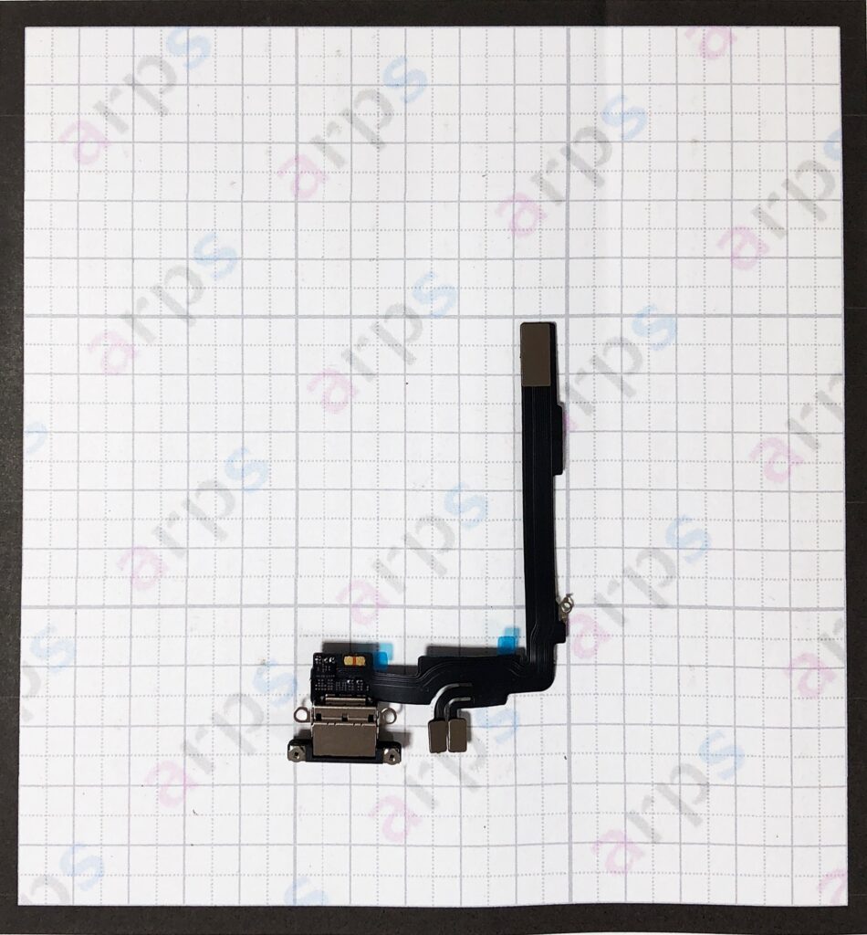 iPhone 16 Pro Max ドックコネクター ブラックチタニウム