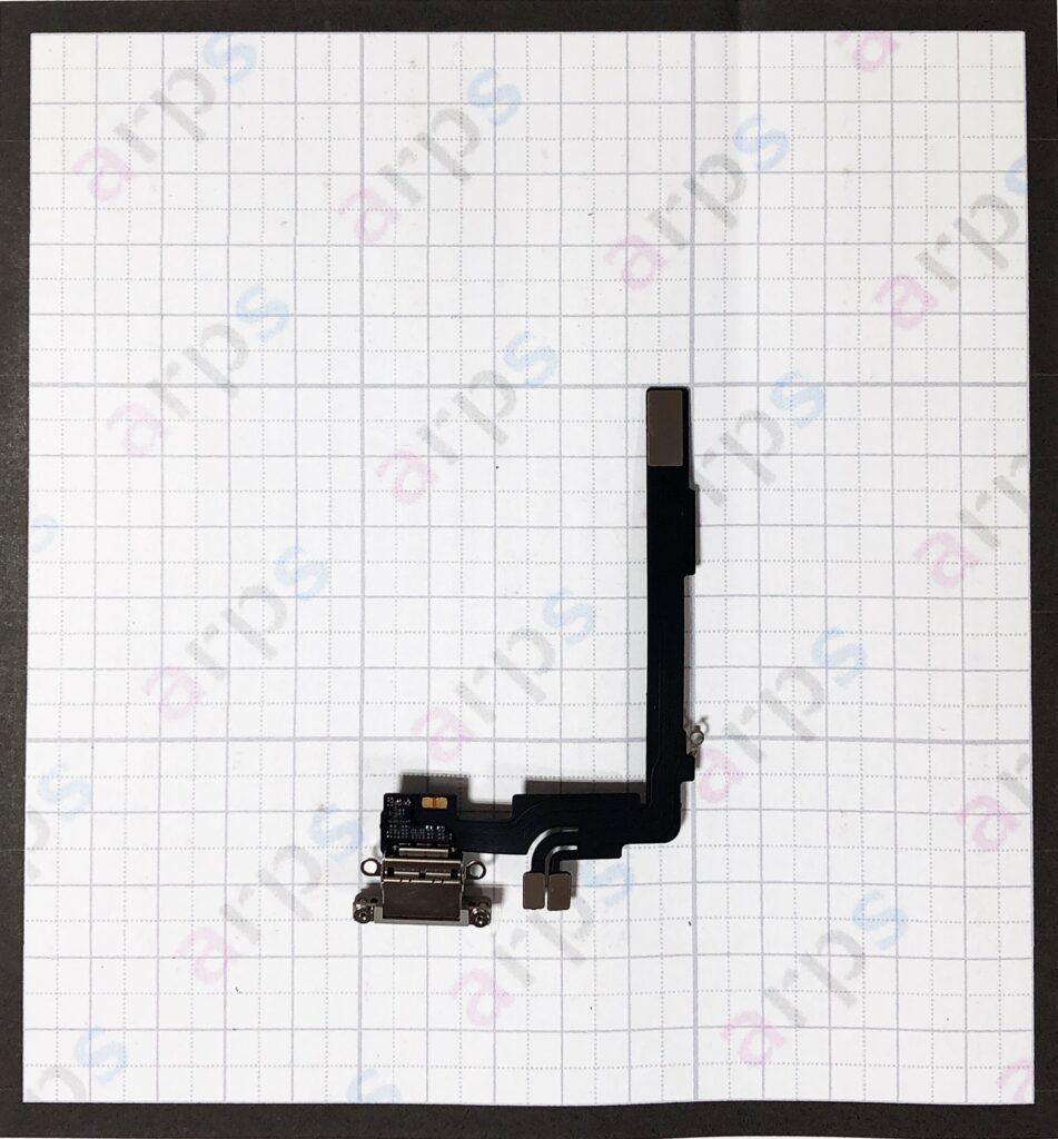 iPhone 16 Pro Max ドックコネクター ナチュラルチタニウム